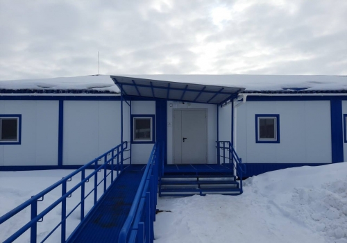 Сдана первая в Омской области врачебная амбулатория с жильём для медработника