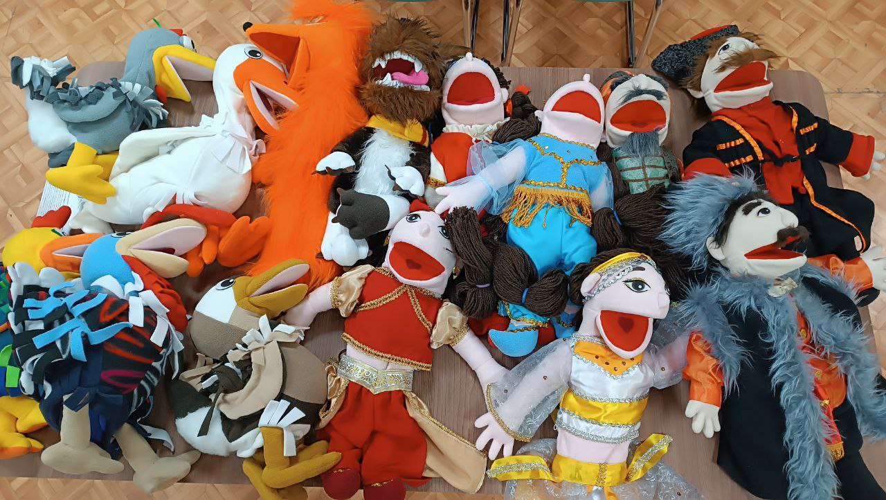  В Благодаровской сельской библиотеке открылась работает творческая студия Казачьи искорки