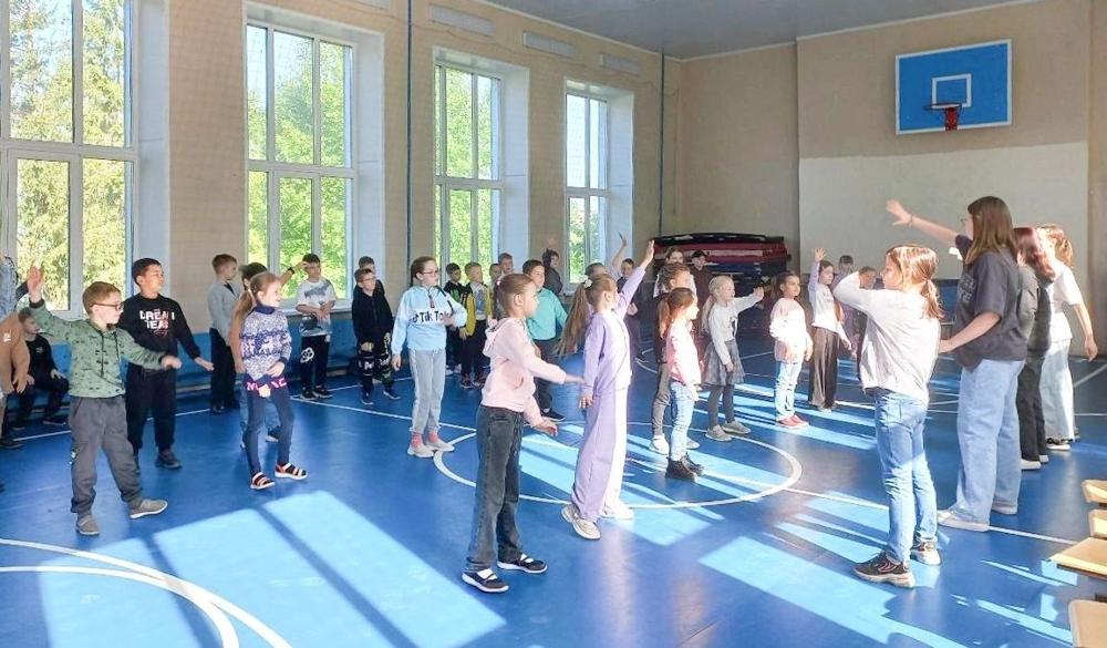 Школьники Омской области отдохнут в летних пришкольных лагерях