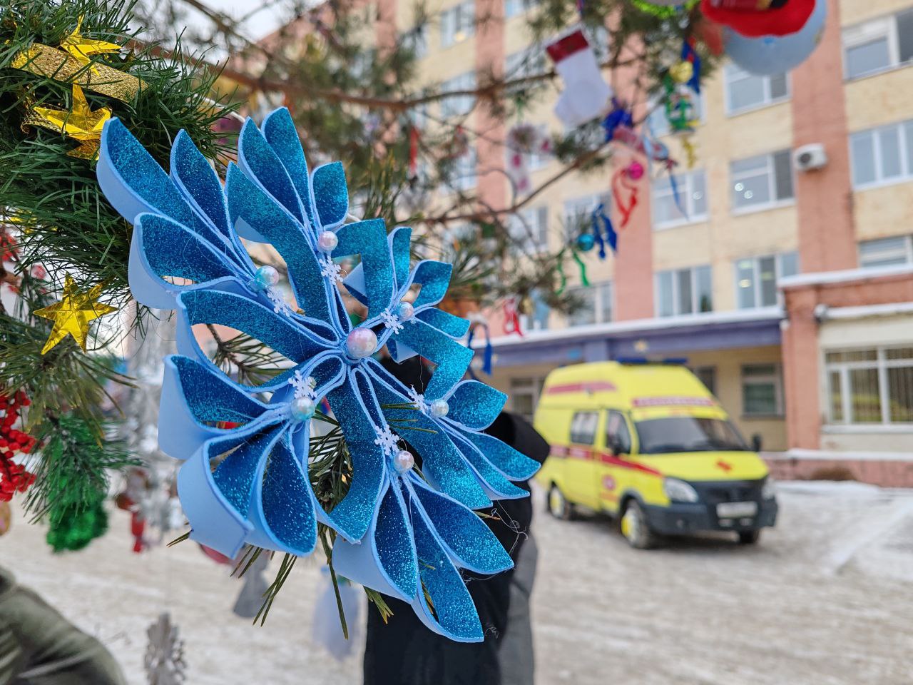 Психиатр-нарколог перечислил 10 причин провести новогодние праздники без алкоголя