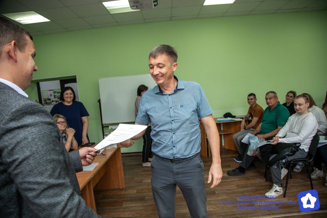 51 омич из числа детей-сирот получил сертификат на приобретение жилья