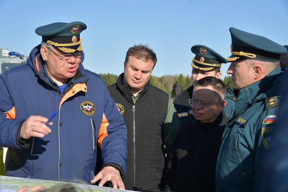 Ситуацию с паводком в Усть-Ишиме оценят руководитель МЧС России и глава минстроя России