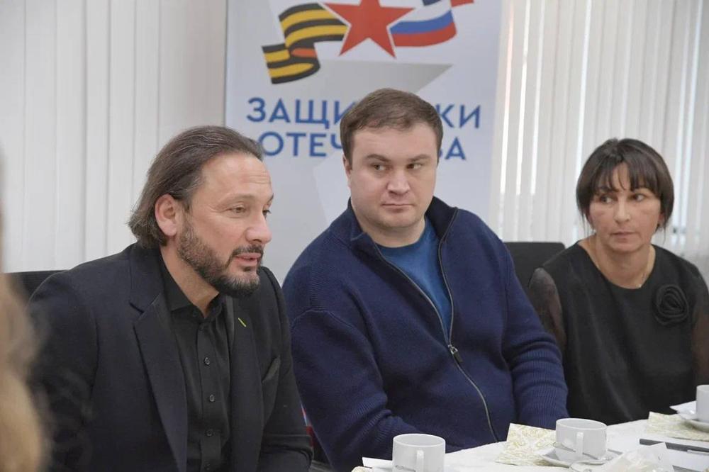 Виталий Хоценко и Стас Михайлов встретились в Омске с ветеранами СВО, матерями и жёнами омских бойцов